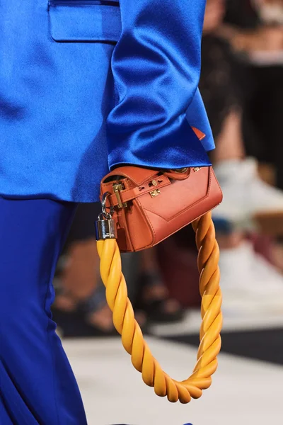 Look 147